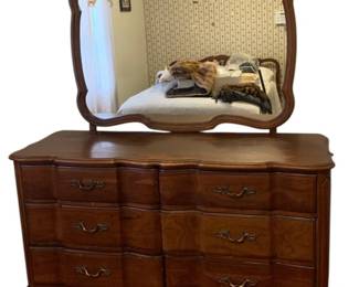 121 - American Drew French Dresser w/ Mirror 68 x 55 x 21