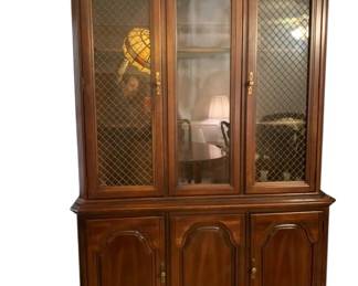 81 - China Cabinet 80 x 50 x 17