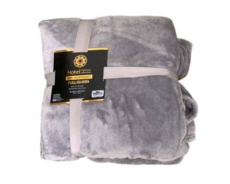166 - Hotel Collection Full/Queen Fleece Blanket