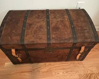 C146 - $40. Small Antique Trunk. Measures 27.75" wide x 16" deep x 16" tall. Project Condition.