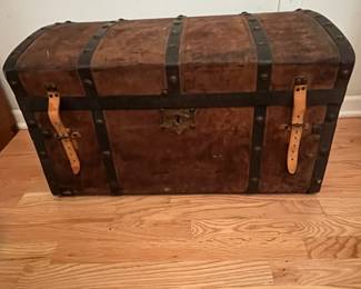 C146 - $40. Small Antique Trunk. Measures 27.75" wide x 16" deep x 16" tall. Project Condition.