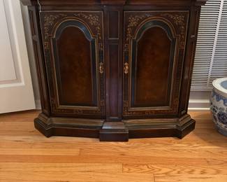 C95 - $150. Small Drexel Entry Cabinet. 2 doors that open with one shelf. Measures 38.75" wide x 15.5" deep x 30" tall.