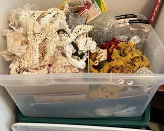 C124 - $30. Box of Lace & Trims.