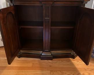 C95 - $150. Small Drexel Entry Cabinet. 2 doors that open with one shelf. Measures 38.75" wide x 15.5" deep x 30" tall.