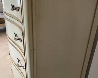 C6 - $150. Vintage French Provincial Drexel Dresser. Measures 35" x 21" deep x 50" tall. All drawers slide. Some paint crazing on the top.