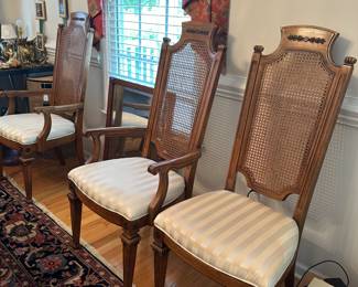 C33 - $150. Thomasville Dining Table & Chairs. 2 Captains & 6 Regular. Chairs need reupholstered. Table has minor damage to the finish on the top. Sturdy! Table is 68" long (no leaves in) x 44" wide x 29.5" tall. Set includes 2 leaves are each 18" wide.