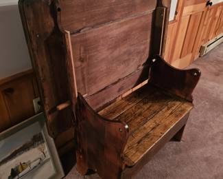 Hutch Tilt Table with Seat Box