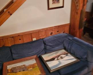 Blue Love Seat, Hanging pictures