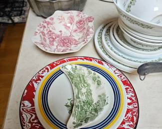 Serving Plates, Cake Pans