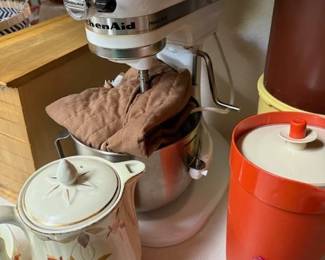 Heavy duty Kitchen aid mixer. 