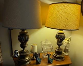 Nice brass lamp set. 