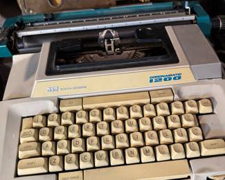Smith-Corona Coronamatic 1200 Electric Typewriter – Vintage 1970s Word Processor
