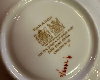 Paragon – By Appointment to H.M. The Queen / Queen Mary