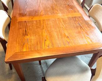 Vintage Danish Expandable Dining Table with 6 Sculptural Chairs – MCM Classic