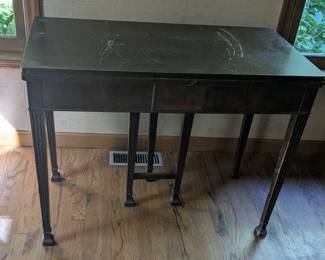 Antique DropLeaf Gateleg Table with SwingOut Support Leg