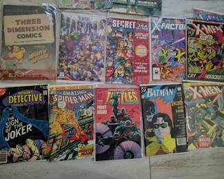 Mix of vintage comic book including the batman death in the family issue and 2 early xmen in amazing condition