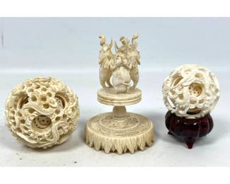 Lot 1505 2pcs Asian Carved Puzzle Balls. 