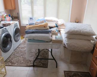 VARIOUS LINENS, TOWELS, SHEETS,BLANKETS