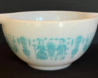  002 RARE Pyrex Lady On The Left Amish Butterprint Misprint 441 Mixing Bowl