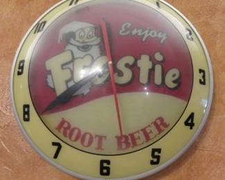 Vintage Frostie Rood Beer Double Bubble Glass Lighted Clock