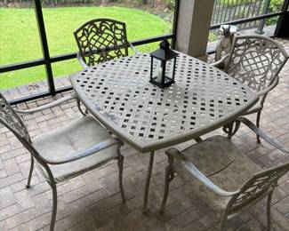 Cast Aluminum Table and 4 chairs
Tbl: 44”x44”x 29”t Chr: 26”w 20”d 36”t
$ 350.00