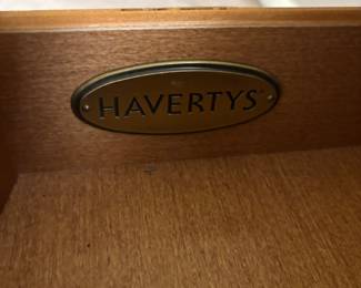 (2) Havertys night stand w glass top and 3 drawers. 33.5”w 18.25”d 31”t.
$ 150.00 each