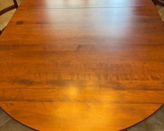 Nichols & Stone, Mont Blanc Dinning Table, (6) chairs and leaf. Tbl: 70”L 50”w 29.25”t Chairs: 19”w 17”d 37.5”t
$ 1,800.00 set