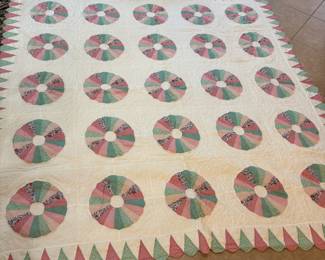 Dresden Plate Quilt 2 pillow shams
79”x 81”. $ 60.00 set