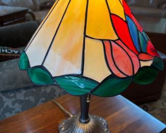 Tiffany style table lamp metal base. Flower 6” base 18” t. $ 100.00