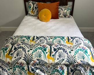 Queen size Mid-century bed/bedding