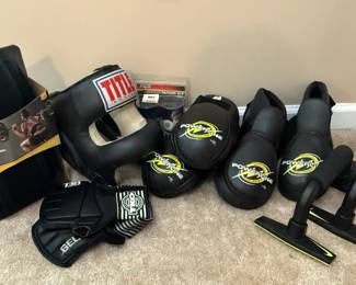 Assorted boxing/weight lifting accessories