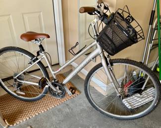 Women's Specialized Sport bicycle