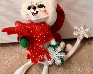 Annalee holiday mouse