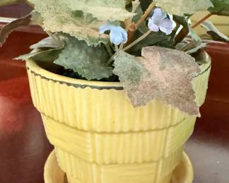 McCoy basket weave small planter with faux violet plant