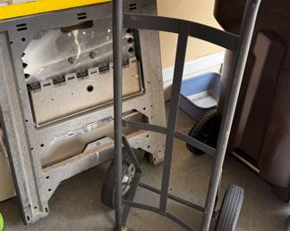 Metal hand truck