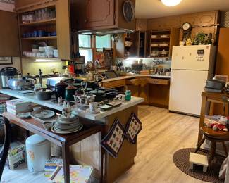 Lots of kitchen