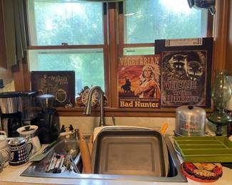 Lots of kitchen
