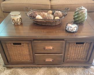 Coffee table w/Storage