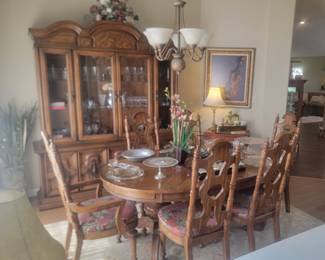 Dining Room Table w/6 Chairs and Matching China Cabinet