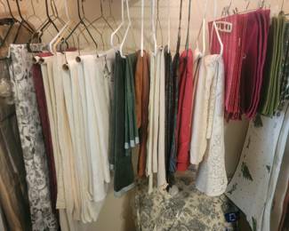 Table Clothes & Runners