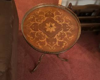 pedestal table