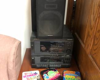 shelf stereo