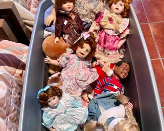lots of vintage dolls