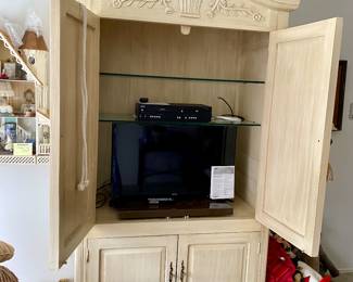 lovely French Provincial bedroom set