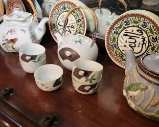 Asian tea set, various teapots.