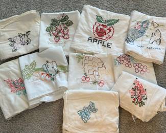 Vintage cup towels