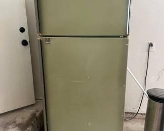 Great refrigerator for the garage. And wonderful working condition.