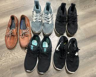 Lots of fantastic men’s shoes, including brand, new shoes, and lots of golf shoes