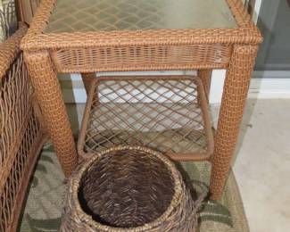 Like new 6 Piece resin faux wicker patio conversation set with two chairs, loveseat, 2 end tables, coffee table, cushions and area rug.