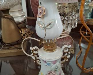 Lots of vintage lamps